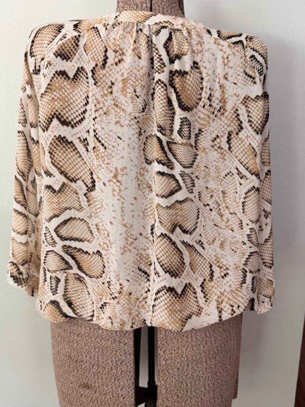 A.N.A Python Print Blouse Large - Picture 4 of 5